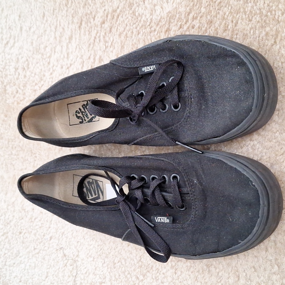 Women's Black Classic Van's Size 9.5